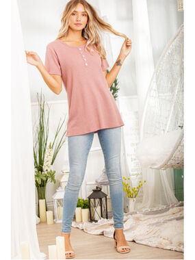 NWOT Heimish Waffle Top with button detail in pink size 1X